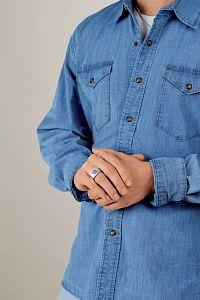 University of Houston Collegiate Ring on male Model