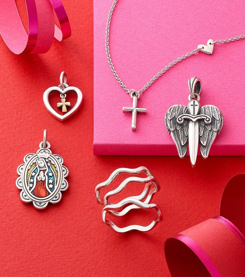 Dangle Christmas Earrings in silver and enamel.